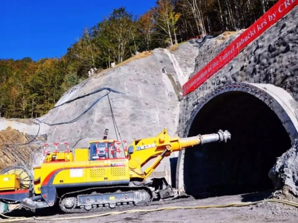 徐工掘進機助力黑山共和國南北高速公路Jabuka隧道