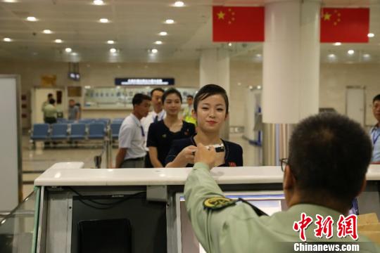 大連周水子邊檢站優(yōu)質(zhì)服務(wù)往來(lái)朝鮮旅客