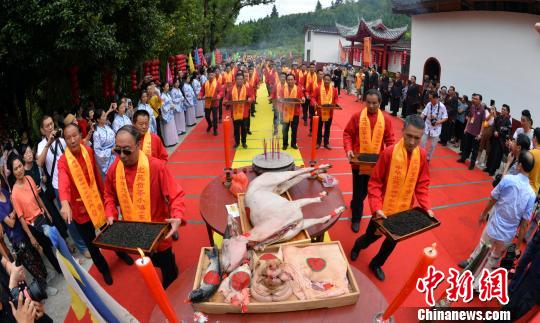 9月16日，祭茶神典禮舉行。　魏劍生 攝