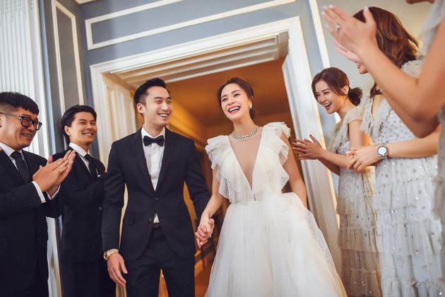 阿嬌婚書曝光正式登記結(jié)婚 12月20日辦婚禮