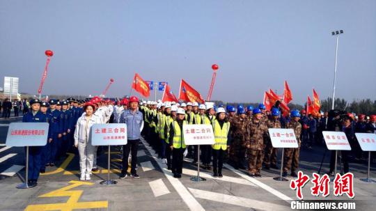 中建八局為項目承建單位，中建土木公司負責線路關鍵節(jié)段施工?！≈鬓k方提供 攝