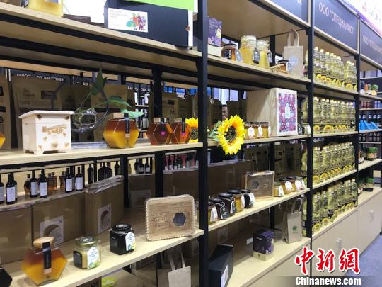 俄羅斯館參展商品 奚金燕 攝