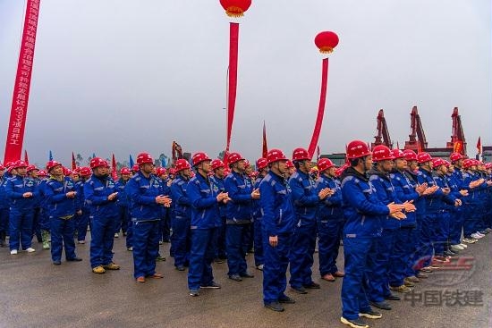 中鐵十一局集團參建人員方陣