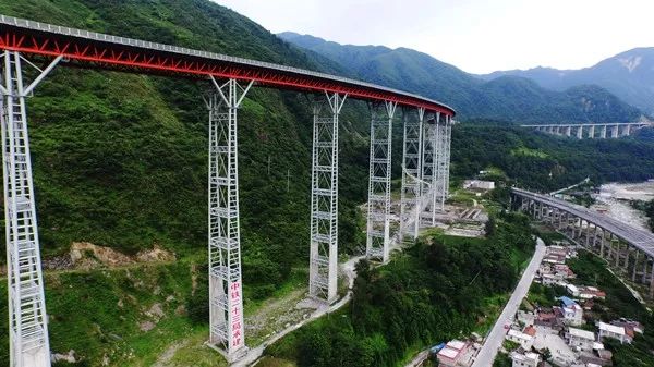 干海子特大橋是世界最長全鋼管混凝土桁架梁橋