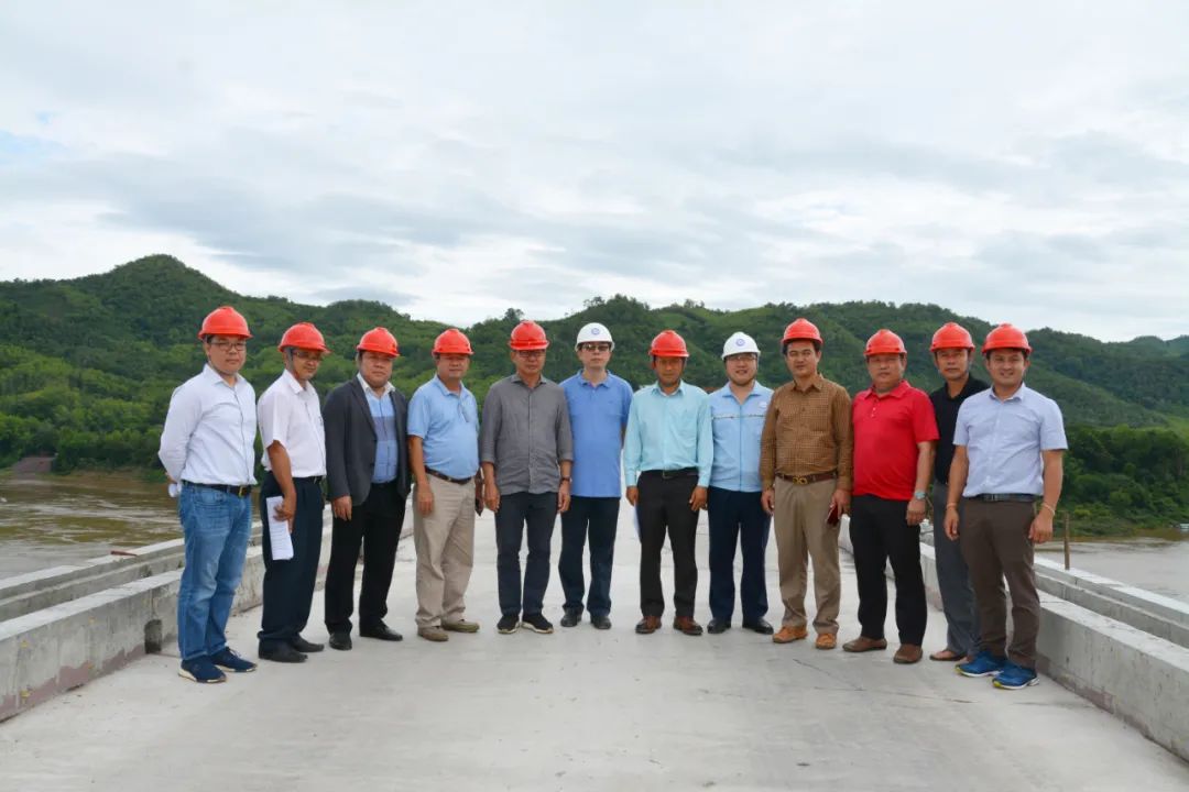 瑯勃拉邦跨湄公河特大橋