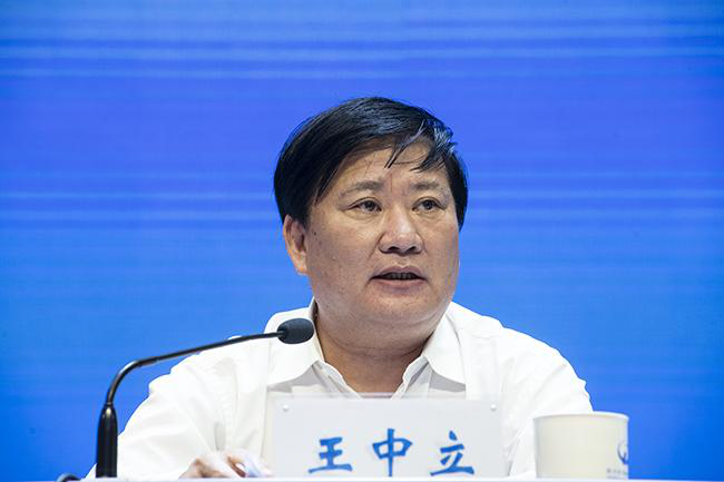 鄭州市教育局黨組書記、局長王中立